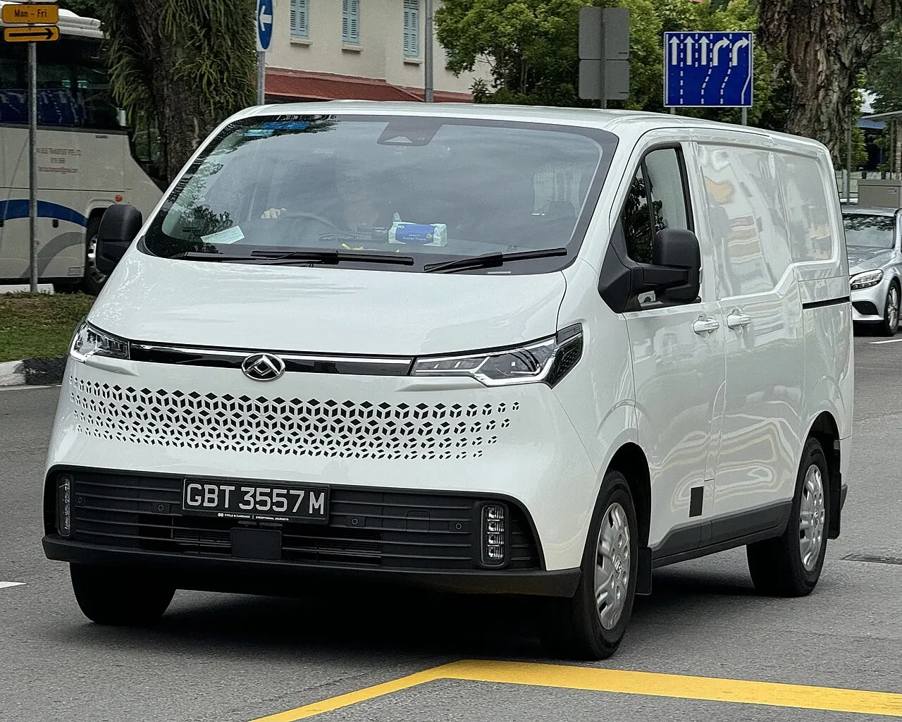 מקסוס E-דליבר 7 – רכב מסחרי חדש